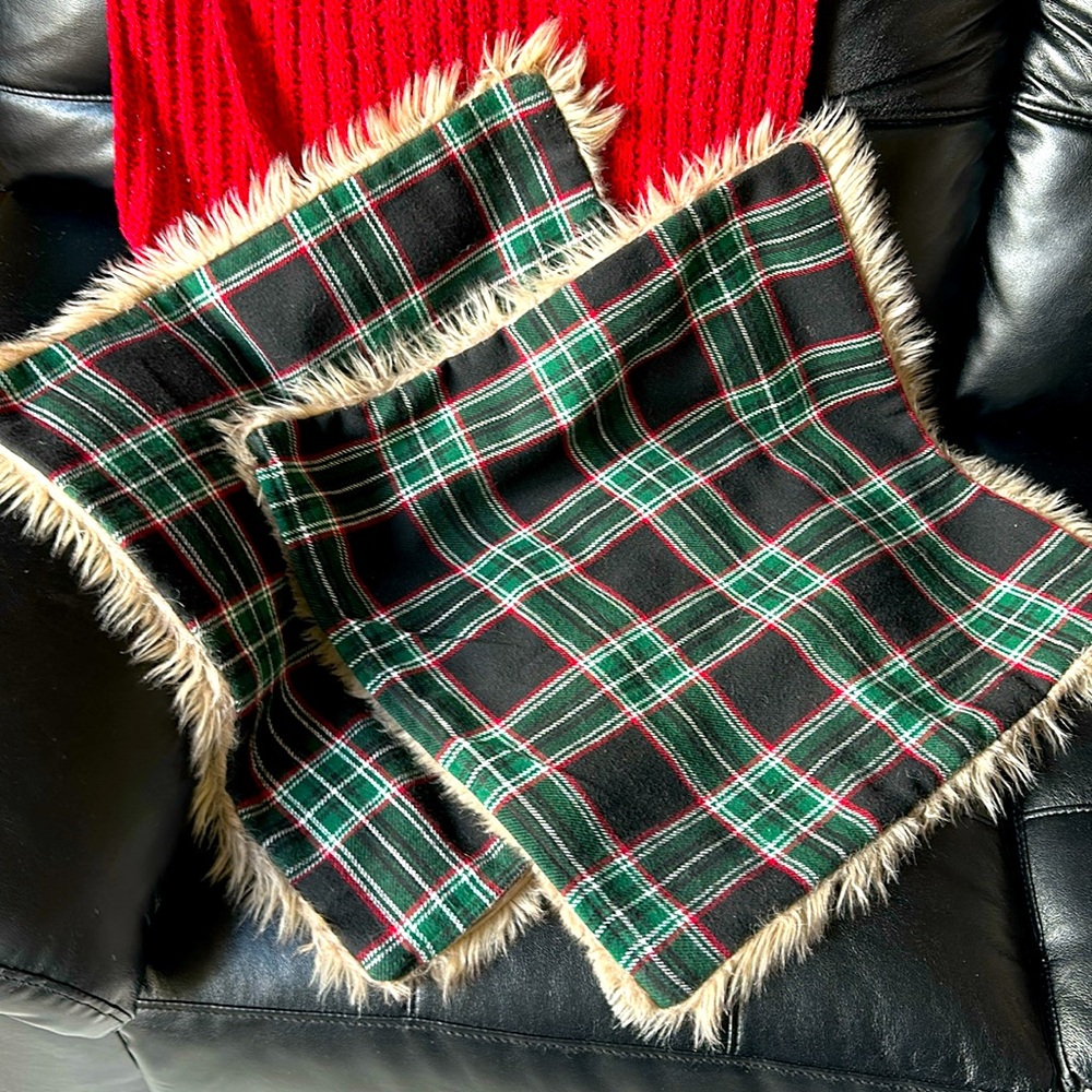 EUC Holiday Winter Cozy Pottery Barn Plaid Faux Fur back pillow covers 20 x 20